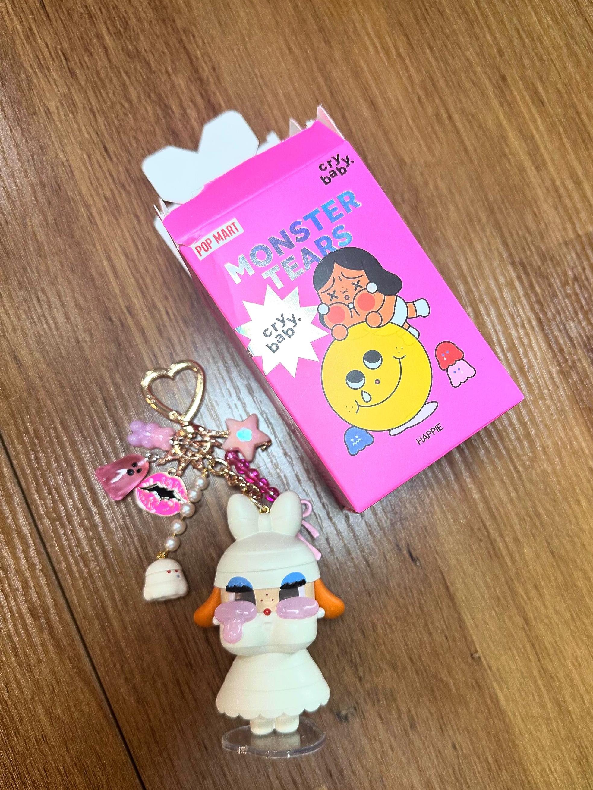 Crybaby keychain popmart - Etsy 日本