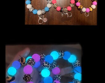 Keychain wristlets