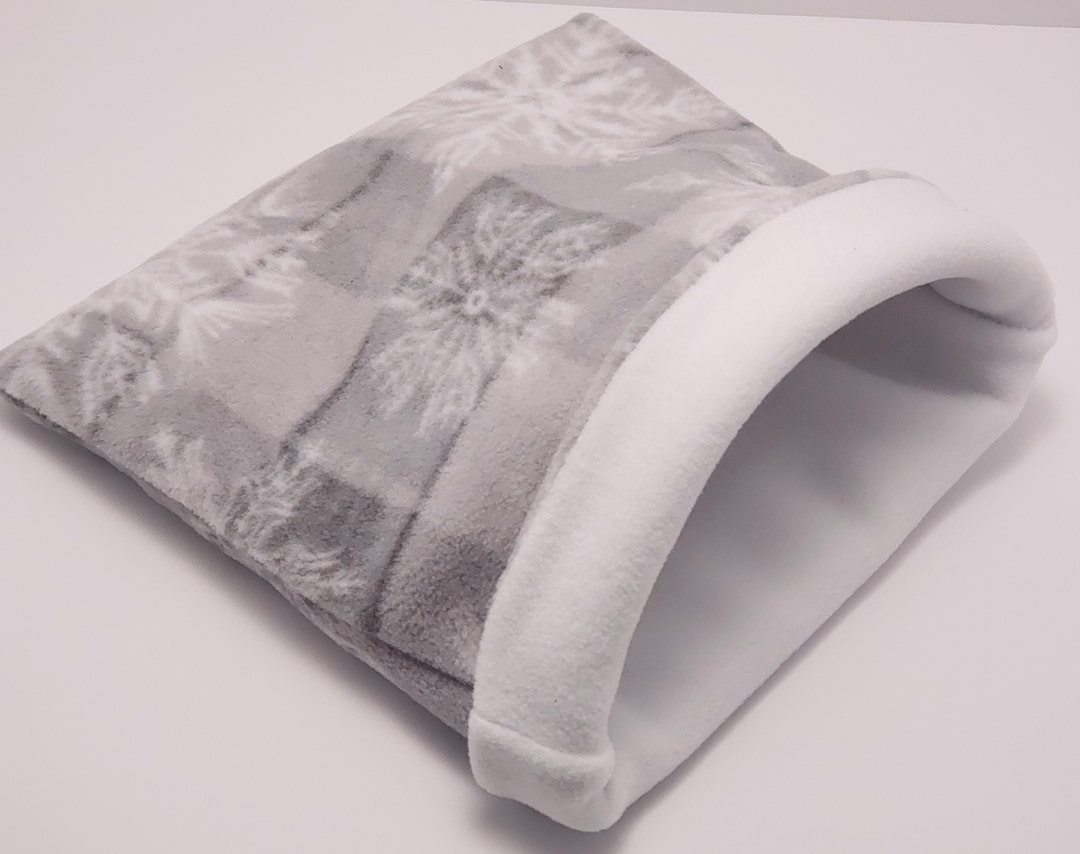 Weihnachtsfleece Snuggle Snack Hellgrau mit Schneeflockenfleece mit