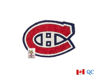 Eco-responsible Montreal Canadiens hockey piñata made of recycled cardboard and FSC certified tissue paper for birthday party decoration