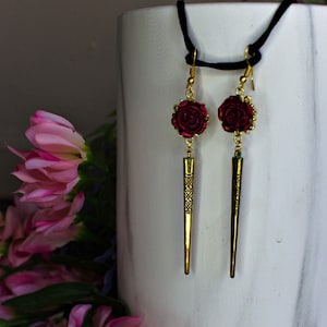 Rote Rose und Gold Spike Ohrringe