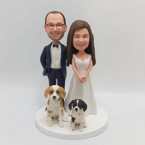Custom couple bobble head, bobblehead couple,bobblehead wedding cake topper, wedding gifts with dog/cat(pets)vividbobble,wedding bobbleheads