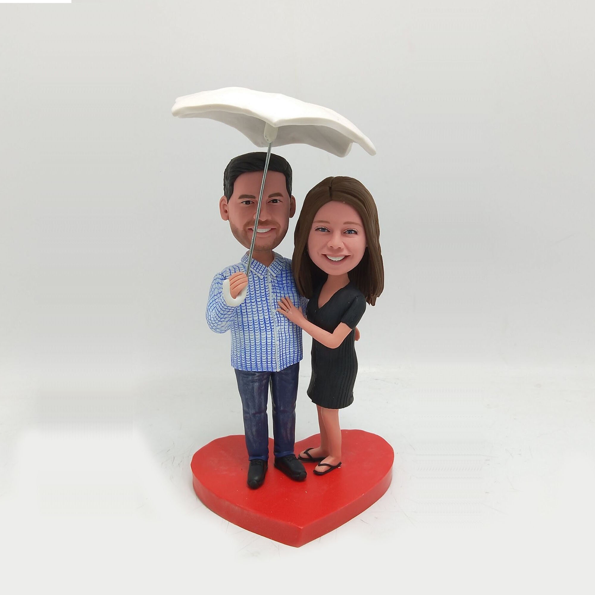 Anniversary Bobblehead Couple Holding Heart