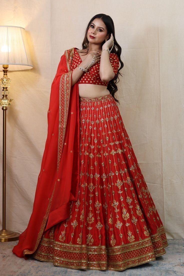 Priyanka chopra ka squier shadi ka lehenga