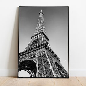 Eiffel Tower Black and White Printable - Minimalist Paris Photography Art, Paris Printable Wall Art Eiffel Tower Digital Photo for DIY Decor
