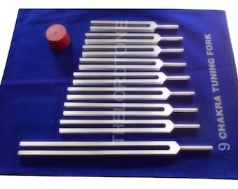 音叉　9チャクラ 9チャクラ音叉セット ベルベットポーチ+アクティベーター付き - Etsy 日本