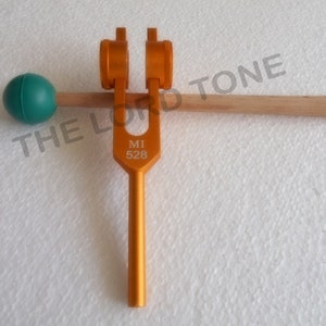 Mi 528 HZ Gold Love Frequenz gewichtete Stimmgabel Mit Gummihammer