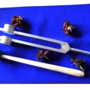 OM Tuner Tuning Fork 136.1 Hz with  & Velvet Pouch