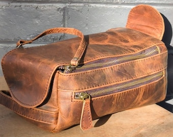 New- Personalised Leather Toiletry Bag | Full Grain Leather | Water Resistant Lining Inside | Rugged 10'' Bag | Brass YKK Zips