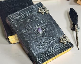 Diario de cuero negro repujado con pentagrama de 25 x 18 cm / Grimorio Wicca, con detalles de piedra / Diario de cuero personalizado