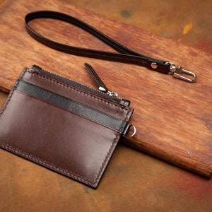 Porta carte di credito in pelle fatta a mano Marrone e Nero. Portacarte con cerniera Tasca portamonete Marrone e nero. Con tasca con zip per monete