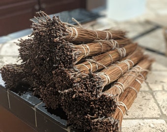 Graded and Selected 15 + South Georgia Pine Straw/Needles 2 oz 15+ Inches in Length