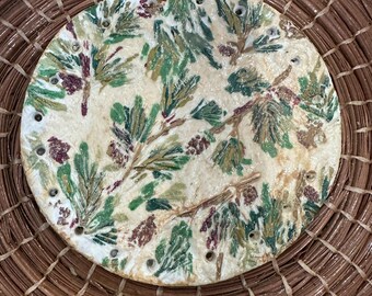 Panier en aiguilles en pin fait main : centre de table tissé, vert et beige