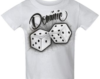 Diseño de nombre personalizado con texto en aerógrafo "Tira los dados"