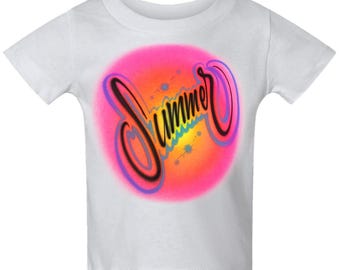 Diseño de nombre personalizado con escritura en tonos veraniegos con aerógrafo