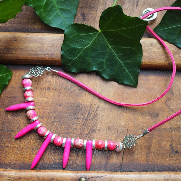 Collier ras du cou perles en résine et petites perles argent - Rose fushia