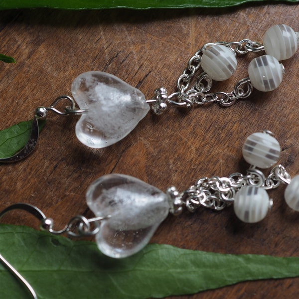 BO perles petits "cœur" feuilletées argent blanc et petites perles en verre - Blanc
