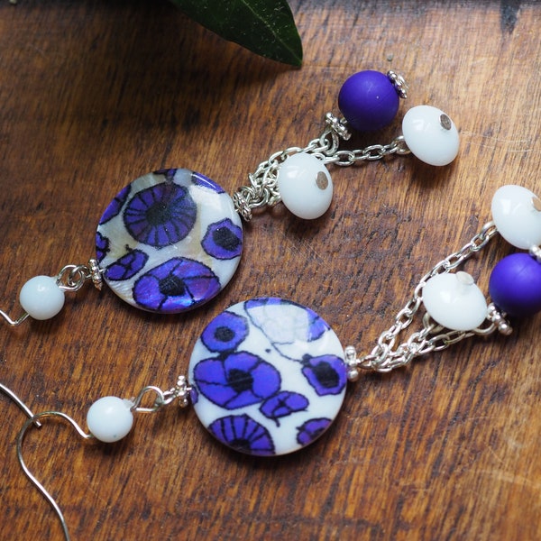 BO pendantes sur chaînette argent avec perles palets rondes en nacre et petites perles en résine - Violet & Noir