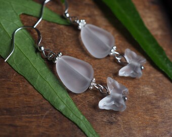 BO perles plates en verre mer et petits papillons en verre - Blanc  opaque