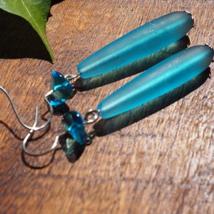 Glass drop earrings (sea glass pearl), acrylic pearls and silver finish - Sky blue