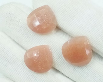 Pfirsichfarbene Mondstein-Herz-Briolettes, facettierte, geschnitzte Edelsteinperlen, 12 mm