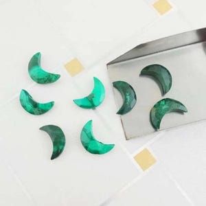 2,3,4 Pcs Malachite Faceted Carved Moon Shape Gemstone, 16 MM Wholesale Malachite Hand Carved Moons Gemstone Beads Malachite Jewelry SALE