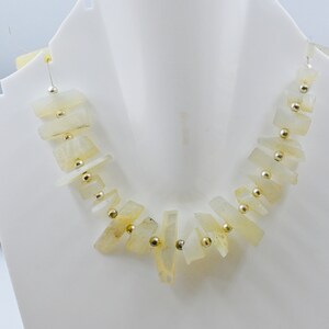 Natürliche weiße Mondstein Rough Nugget Bead 15 bis 35 mm unpolierte rohe Perlen 4-Zoll-Stränge Mondstein Kristall rohweiß für Frauen Schmuck