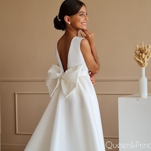 Flower girl dress Long girl dress Wedding flower girl dress with train Satin long girl dress
