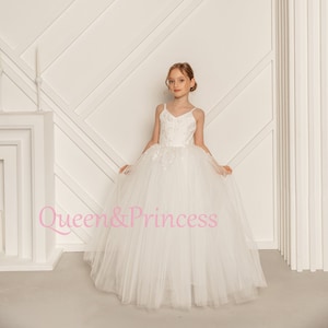 Tulle flower girl dress Lace flower girl dress Ivory toddler girl dress Wedding dress girl Birthday girl dress Floral girl princess dress