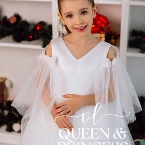 V-neck flower girl dress Tulle toddler girl dress Junior bridesmaid Ivory satin flower dress Wedding girl dress Romantic baby dress tutu