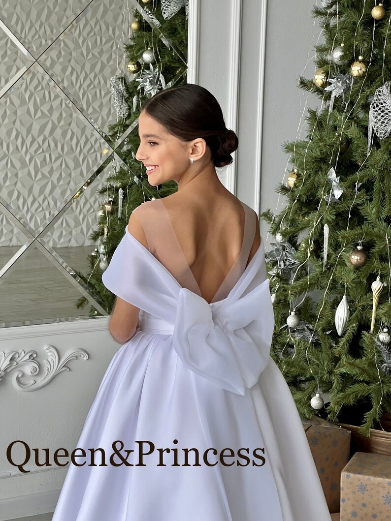 Long Sleeves White Flower Girl Dress with Bow