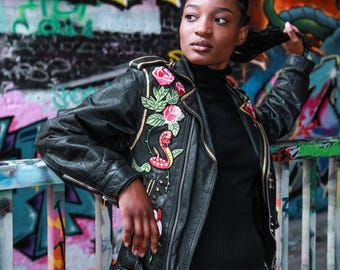 Chaqueta de motociclista vintage bordada y reciclada: rediseñada y única