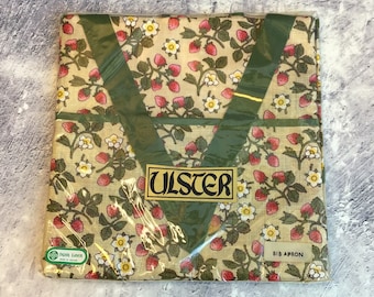 Vintage ongebruikt in origineel pakket ULSTER Ierse linnen slabbetje schort met aardbeienplant bloemen en aardbeien print, gemaakt in Ierland