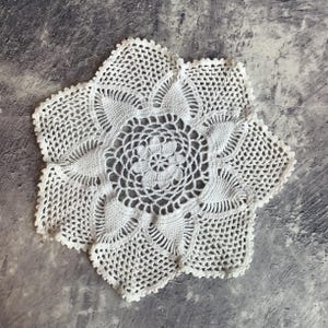 Large Vintage White Crocheted Cotton &#39;Flower&#39; Doily, Doilie, Mat, Vintage Table Linen