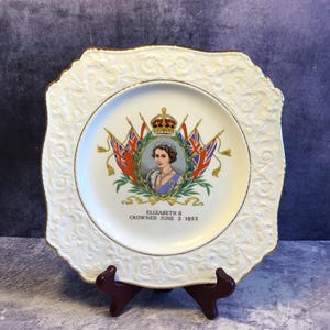 Vintage 1953 Royal Winton Grimwades Royal Commemorative China Plate - Queen Elizabeth II Coronation, Collector&#39;s Cabinet Plate