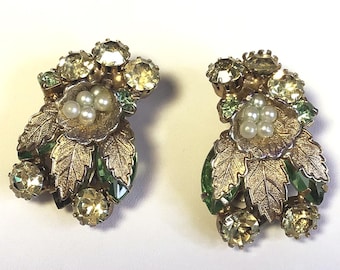 Beautiful Vintage 1950s Textured Gold Leaf Clip on Earrings With Citrine Crystals, Emerald Green Rhinestones and Faux Pearls