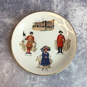 Rare Vintage 1960s Weatherby Durability Royal Falcon Ware China Plate With Iconic London Images - Pearly Queen Buckingham Palace