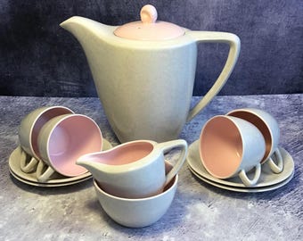 Vintage Mid Century Crown Devon 'Karen' Creme Marmor und Rosa Kaffee Set, Kaffeekanne, Zuckerdose und Milchkännchen sowie 4 Demitasse Tassen & Untertassen