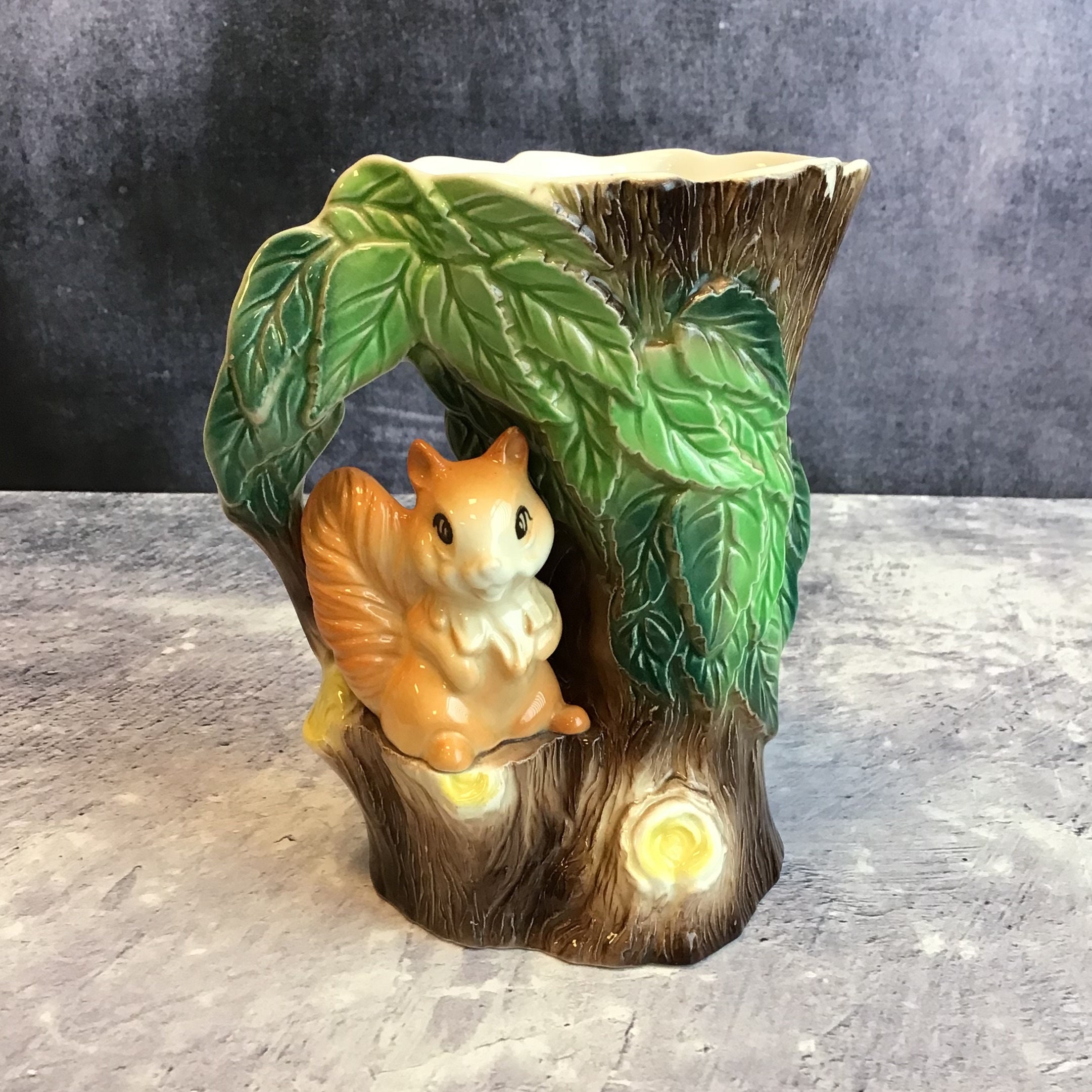 イギリス　ヴィンテージ　HORNSEA FAUNA　花器　リス　中 il_fullxfull.5992470824_i25m.jpg