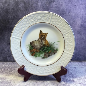 Pretty Vintage Weatherby Durability Royal Falcon Gift Ware Embossed Plate With Fox Picture