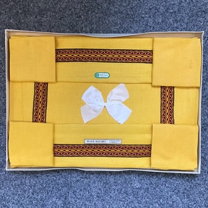 Vintage Richardson&#39;s Boxed Embroidered Irish Linen Table Place Mats and Matching Napkins x 4, Four Yellow Gold Irish Linen Table Settings
