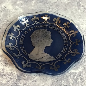 Vintage 1977 Queen Elizabeth II Silver Jubilee Commemoration Glass Trinket Dish, Queen Elizabeth 2nd Blue and Silver Butter or Bon Bon Dish