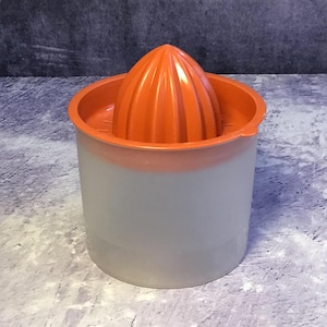 Vintage 1970s Tupperware Plastic Orange or Lemon Squeezer, Mid Century Citrus Juicer