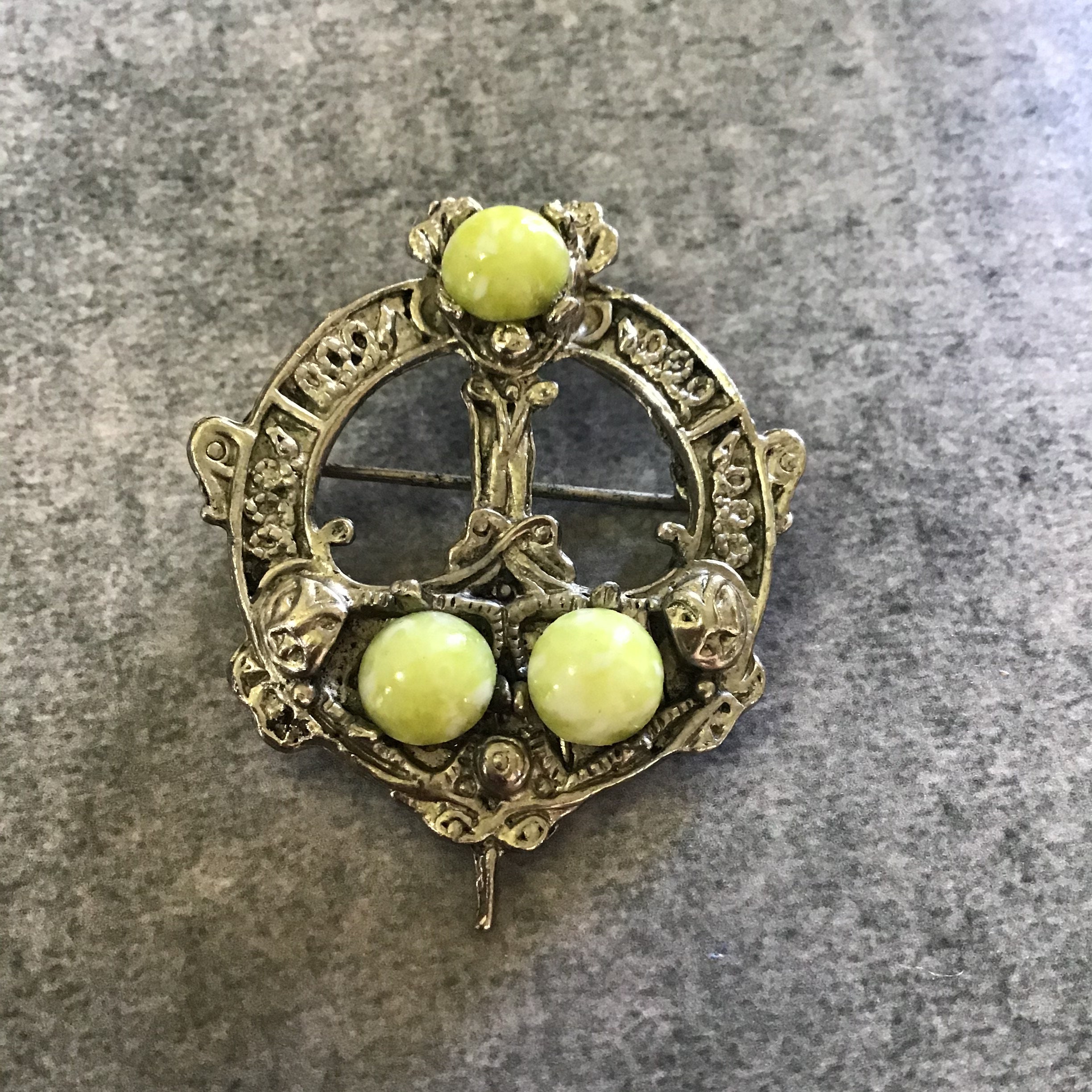 CONNEMARA MARBLE ブローチ 1920's Connemara Marble Brooch（1920年代 コネマラマーブル