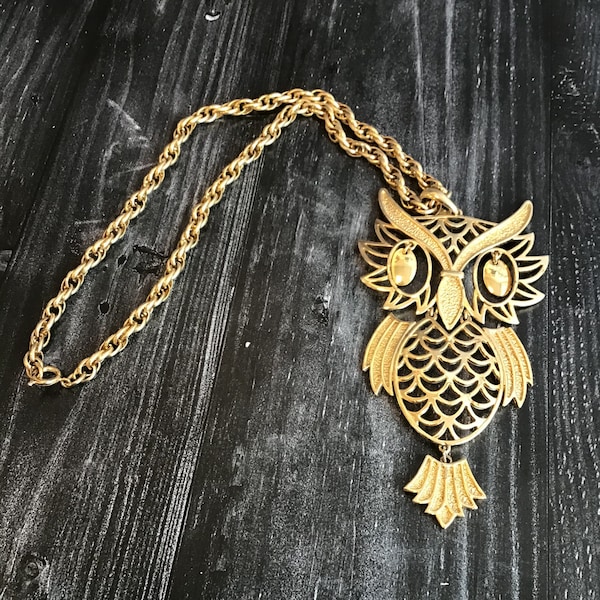 Grand collier à pendentif hibou articulé en or vintage des années 1970 avec grosse chaîne