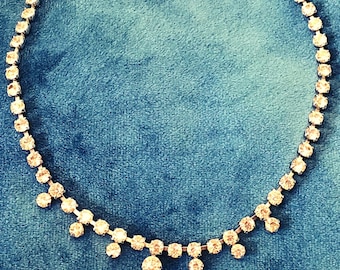 Collar para ocasión de cóctel con diamantes de imitación brillantes vintage