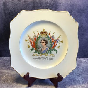 Vintage 1953 Royal Winton Grimwades Royal Commemorative China Plate - Queen Elizabeth II Coronation, Collector&#39;s Cabinet Plate