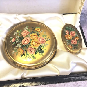 Beautiful Unused Set: Vintage Kigu of London Convertible Powder Compact & Lipstick Holder/Mirror in Original Presentation Box - Gold Roses