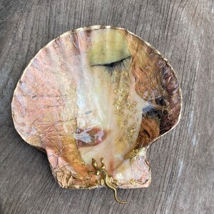 Decoupage Shell Art, Decoupage Art, Shell Decoupage Dish, Klimt, Gustav Klimt, Art Nouveau, Art Deco, Gold, Woman with Golden Tears,Art