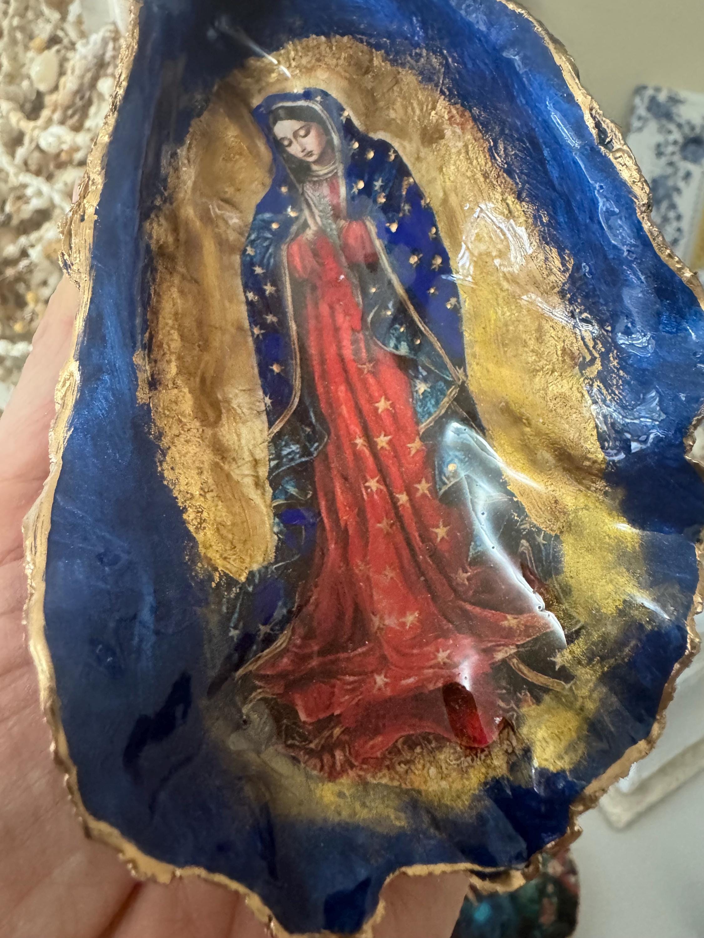 Virgin Mary Shell Decoupage Oyster Shell Trinket Dish: Virgin Mary De Guadalupe, Gold ...